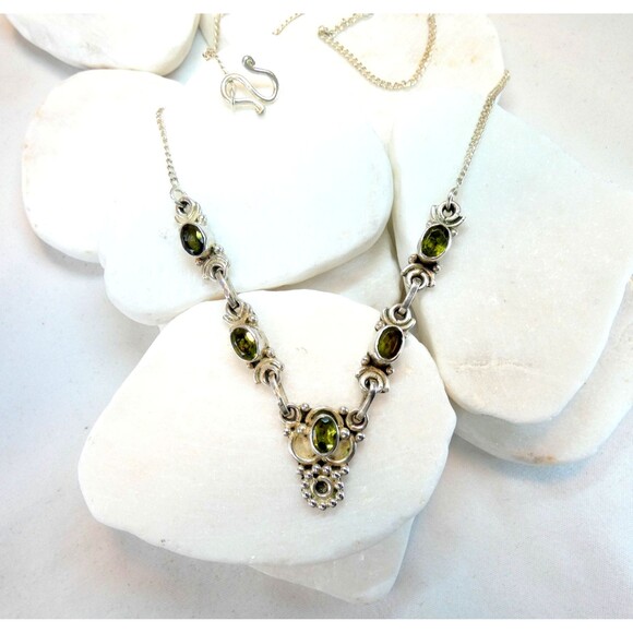 VTG Sterling Silver Peridot Drop 17" Necklace - Picture 3 of 6